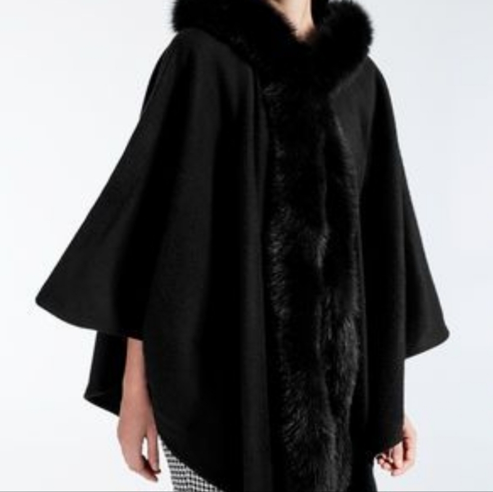 Max Mara (Italy) Cashmere Fox Shawl
